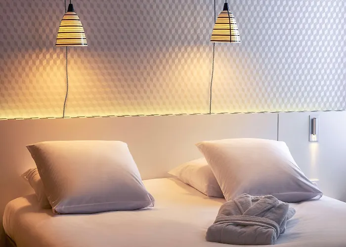 Mercure Centre Les Voyageurs Hotel 4*