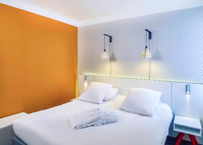 Hotel Mercure Centre Les Voyageurs 4*