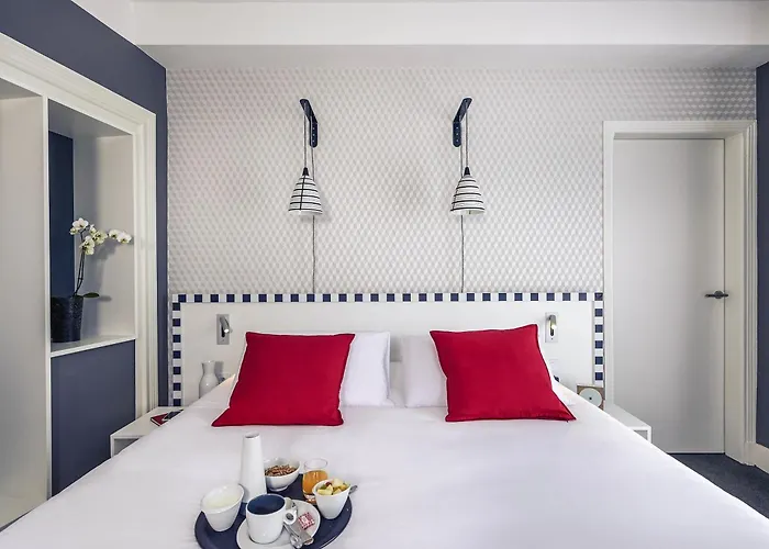 Mercure Centre Les Voyageurs Hotel 4*