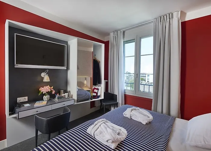 Mercure Centre Les Voyageurs Hotel 4*