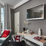 Mercure Centre Les Voyageurs Hotel