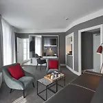 Mercure Centre Les Voyageurs Hotel 4*