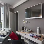 Hotel Mercure Centre Les Voyageurs 4*