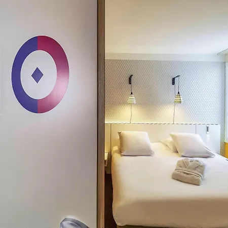 Mercure Centre Les Voyageurs מלון