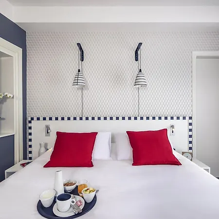 Mercure Centre Les Voyageurs Hotel 4*