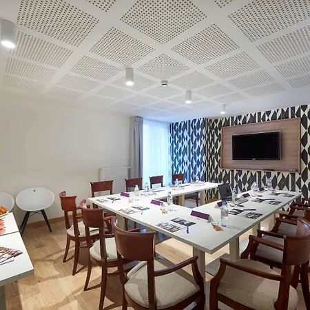 Mercure Centre Les Voyageurs Hotel 4*