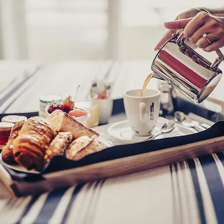 Mercure Centre Les Voyageurs Hotel