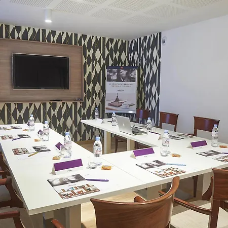 Hotel Mercure Centre Les Voyageurs 4*