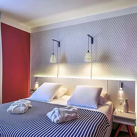 Hotel Mercure Centre Les Voyageurs 4*