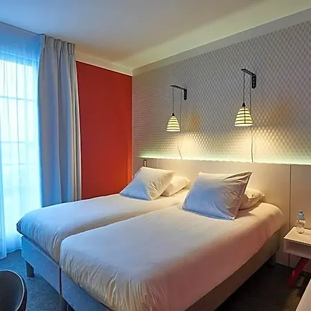 Mercure Centre Les Voyageurs Hotel 4*