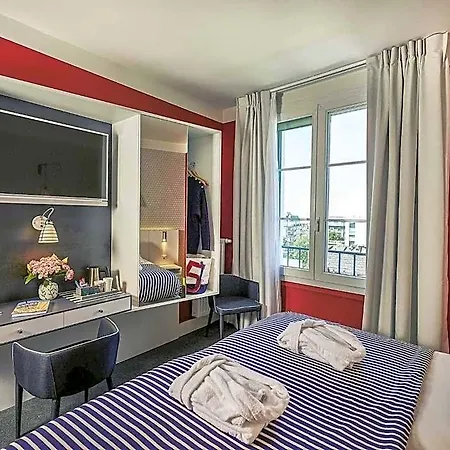 Hotel Mercure Centre Les Voyageurs 4*