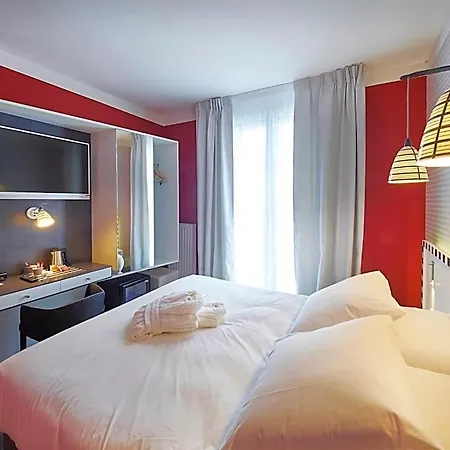 Mercure Centre Les Voyageurs Hotel 4*