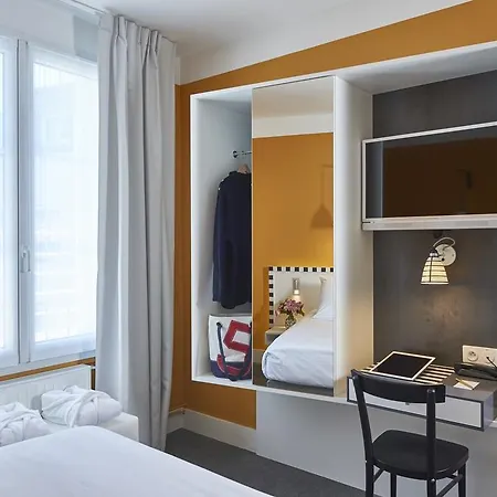 Mercure Centre Les Voyageurs Szálloda 4*
