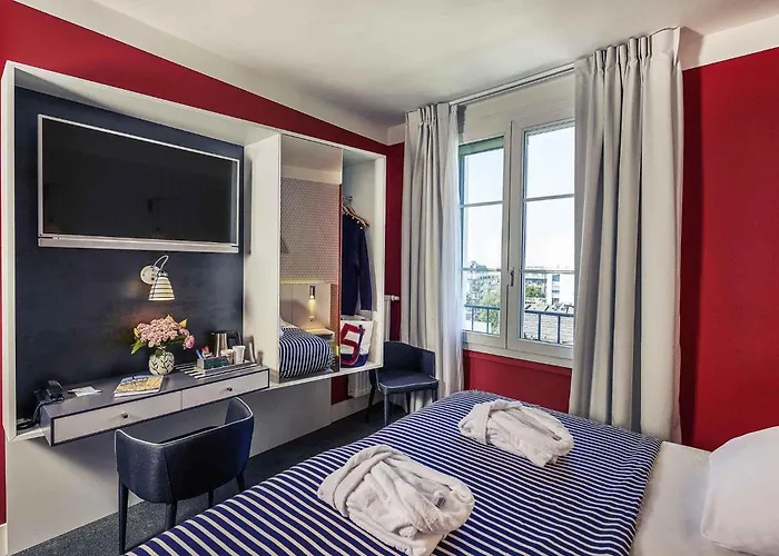 Mercure Centre Les Voyageurs Hotel 4*