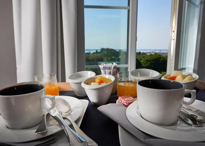 Mercure Centre Les Voyageurs 4* 브레스트