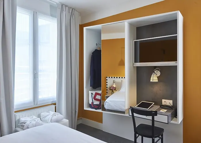 Mercure Centre Les Voyageurs Hotel 4*