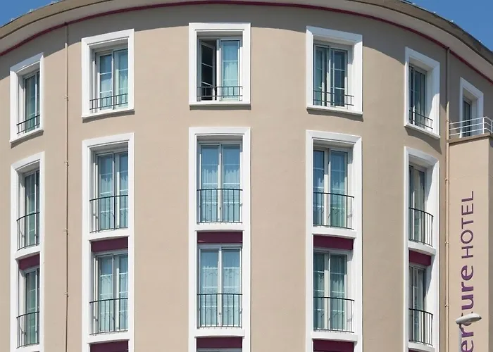 Mercure Centre Les Voyageurs 4* 브레스트
